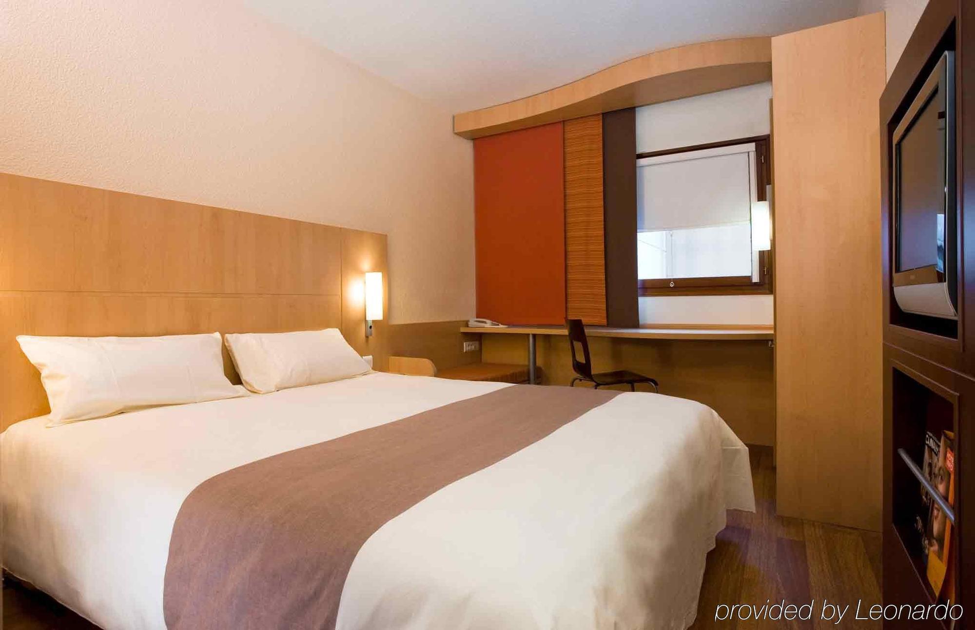 Ibis Fnideq Hotel Exterior photo